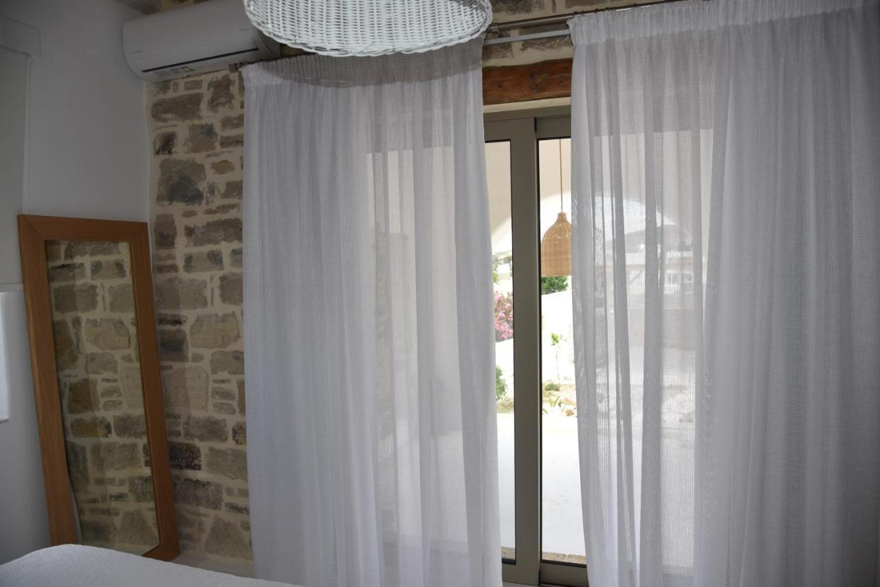 Laini Luxury Suites Pombia Extérieur photo