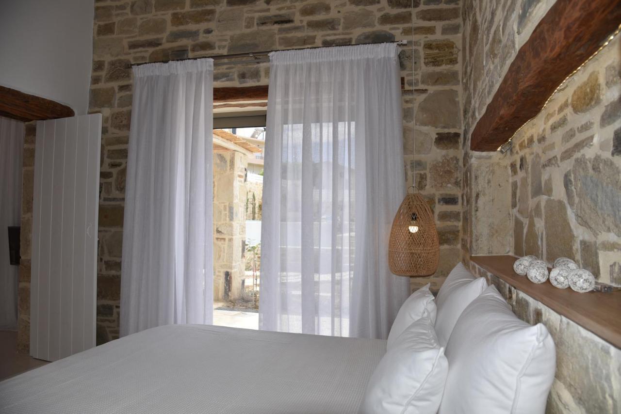 Laini Luxury Suites Pombia Extérieur photo