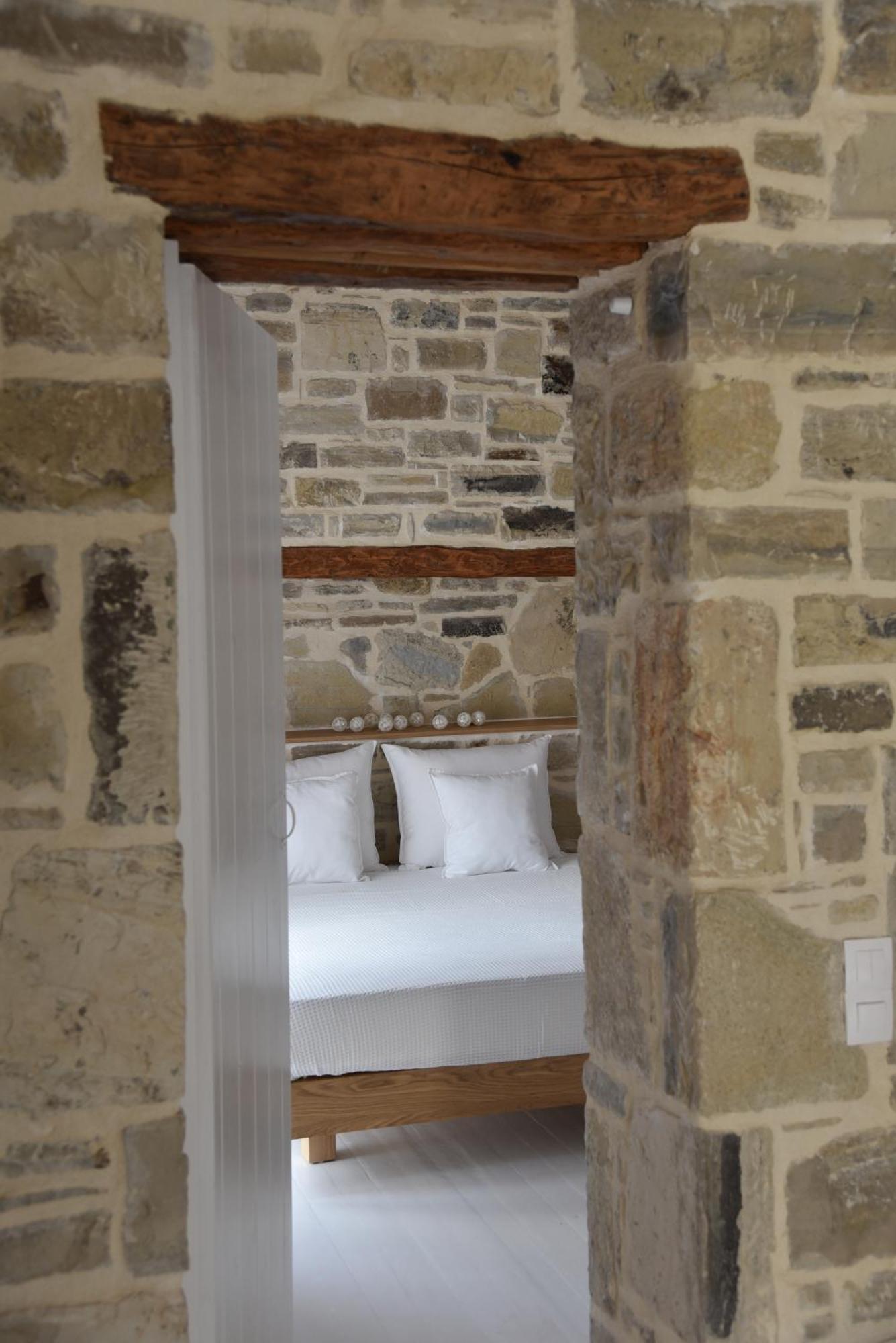 Laini Luxury Suites Pombia Extérieur photo
